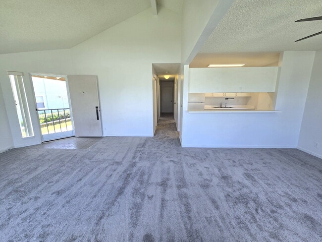 Building Photo - 2br/2bath Home with Garage in Waikele