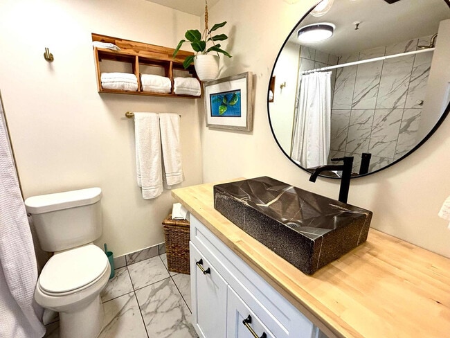 Foto del edificio - 214 Miracle Strip Pkwy SW