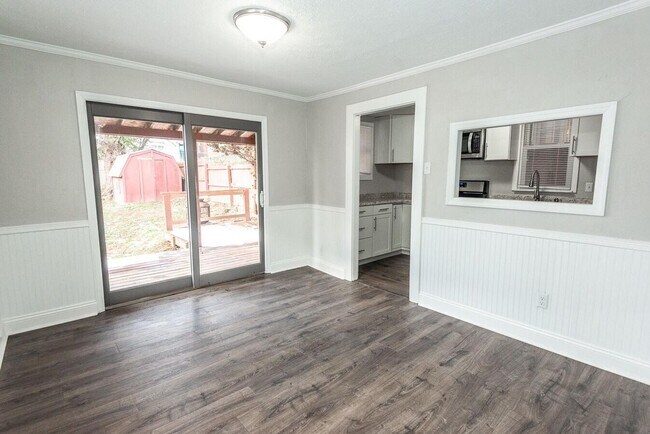 Foto del edificio - MOVE IN SPECIAL! SCORE HALF OFF 1ST MONTH'...