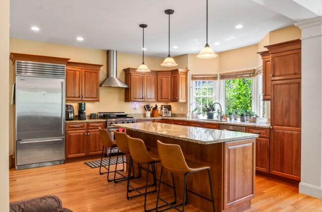 Building Photo - 15 Edgemoor Cir