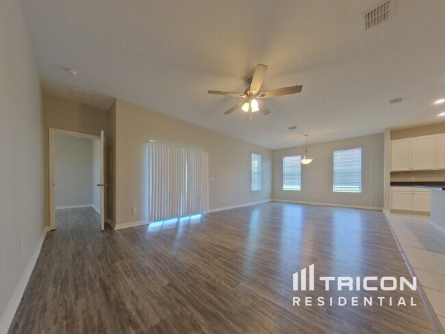 Building Photo - 13213 Lake Yale View Loop