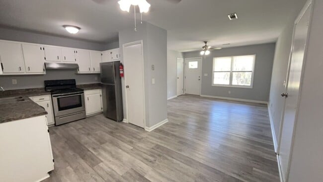 Building Photo - Beautiful 3 Bedroom Ranch in Goose Creek