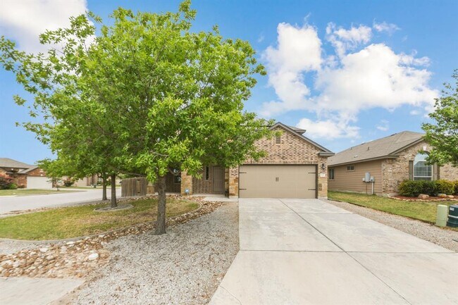 Building Photo - 301 Serpentine Ln