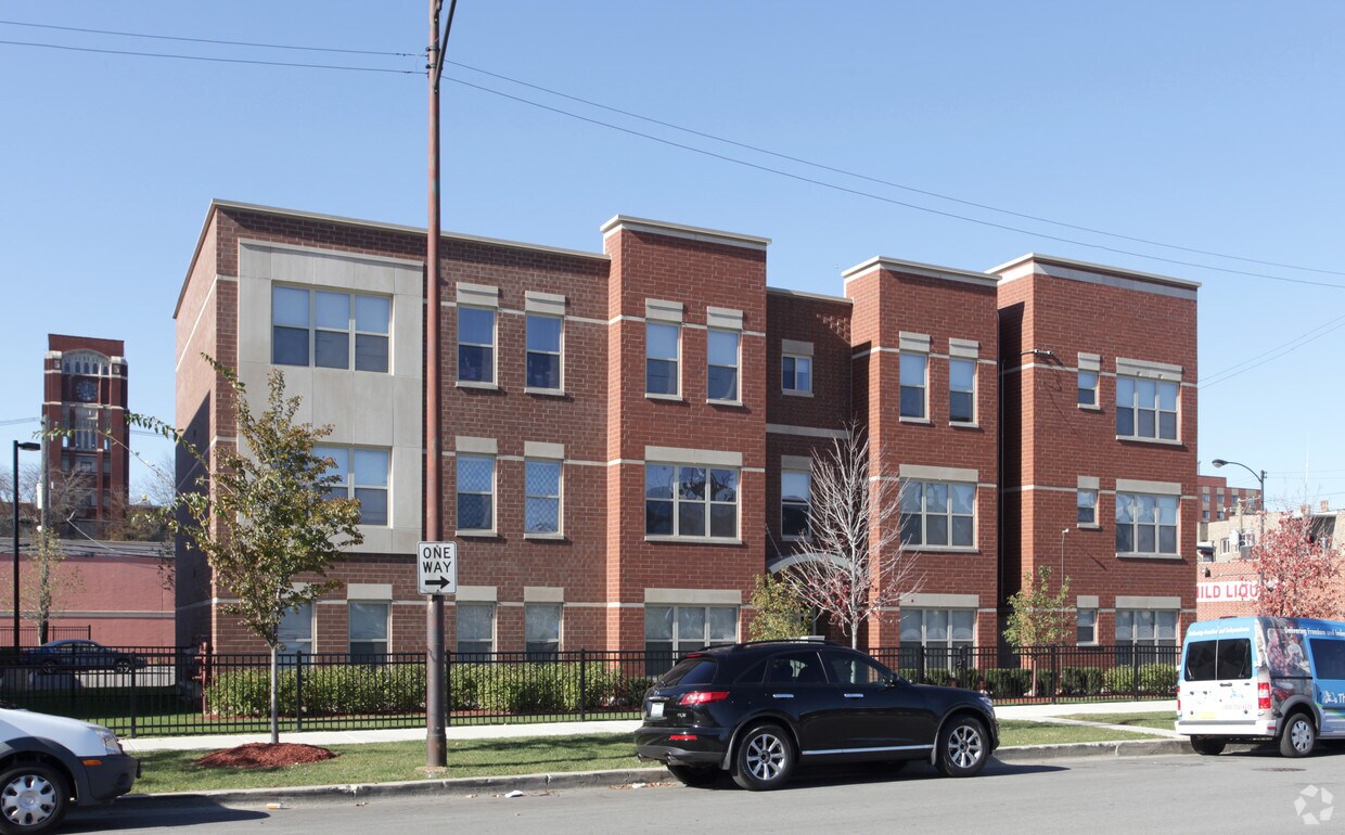 Foto del edificio - 3908 S Indiana Ave