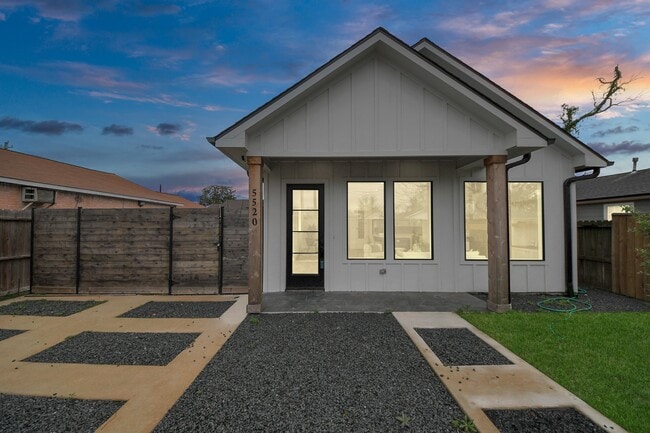 Foto del edificio - 5520 Chapman St