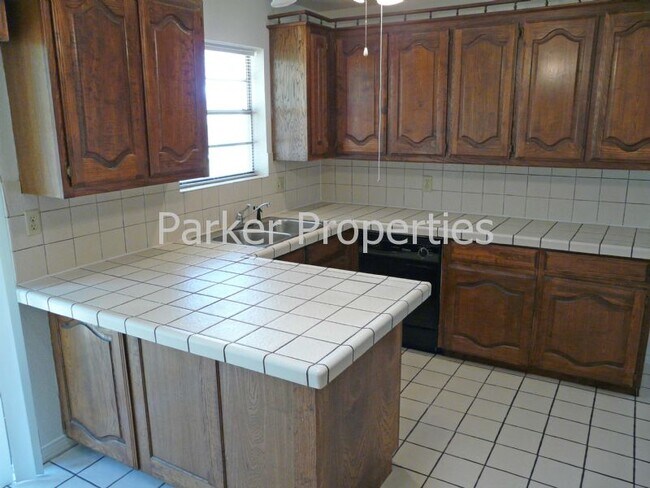 Building Photo - 913 Lancaster Park Dr