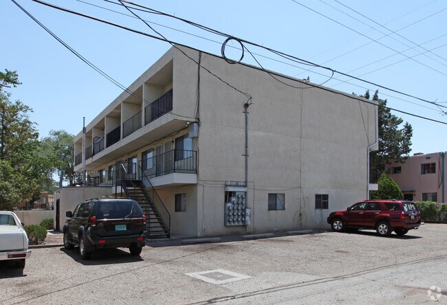 509 Girard Blvd sudeste de Albuquerque, Nuevo México - 509 Girard Terrace Apartments