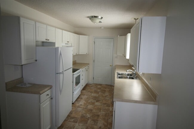 Building Photo - 1214 Brynn Marr Rd