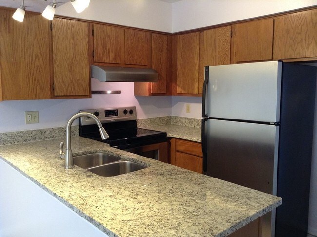 Kitchen - 11316 Grandville Dr