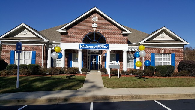 Foto del edificio - 2745 Campus Pointe Cir