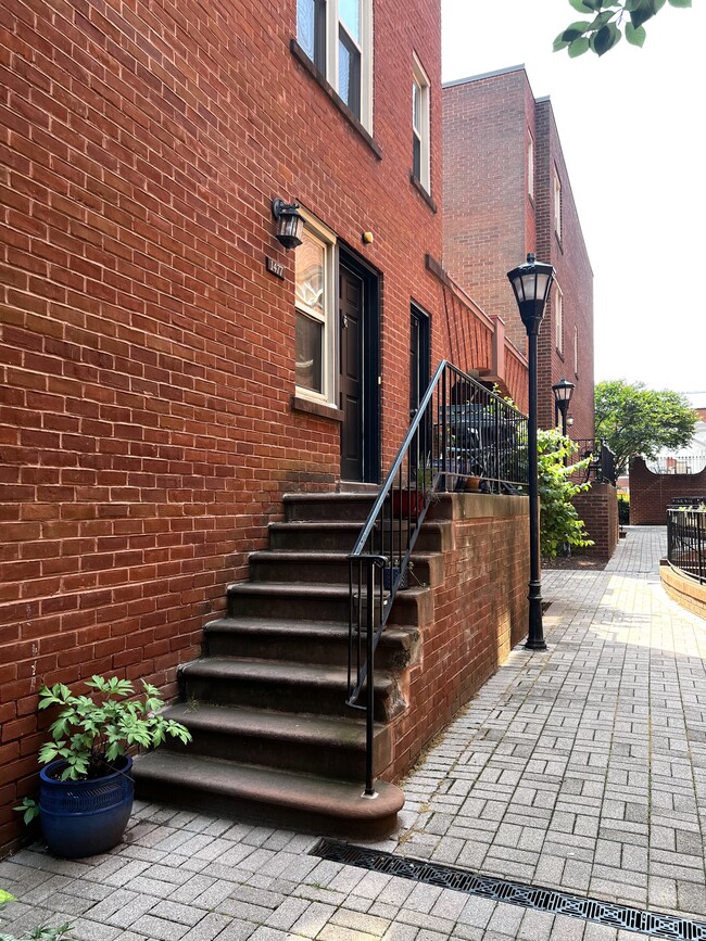 Building Photo - 1477 A St NE
