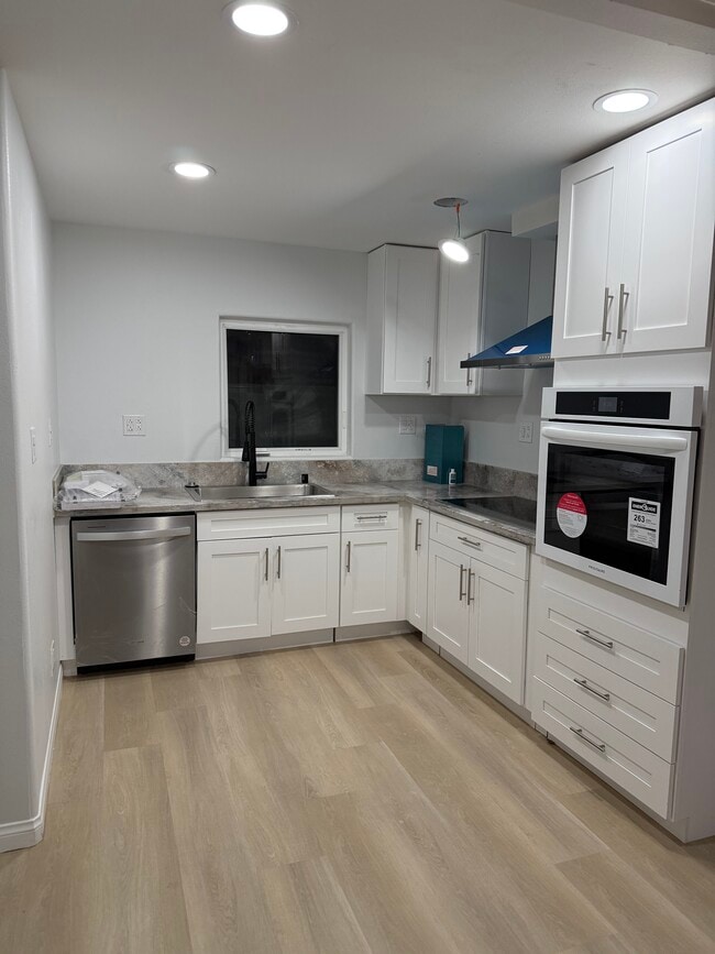 Building Photo - 15626 Starboard St