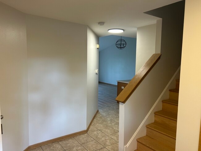 Building Photo - 1308 Jenna Dr