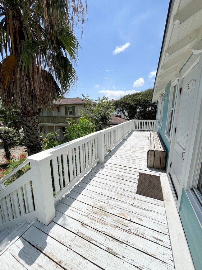 Building Photo - 1820 Avenue O 1/2