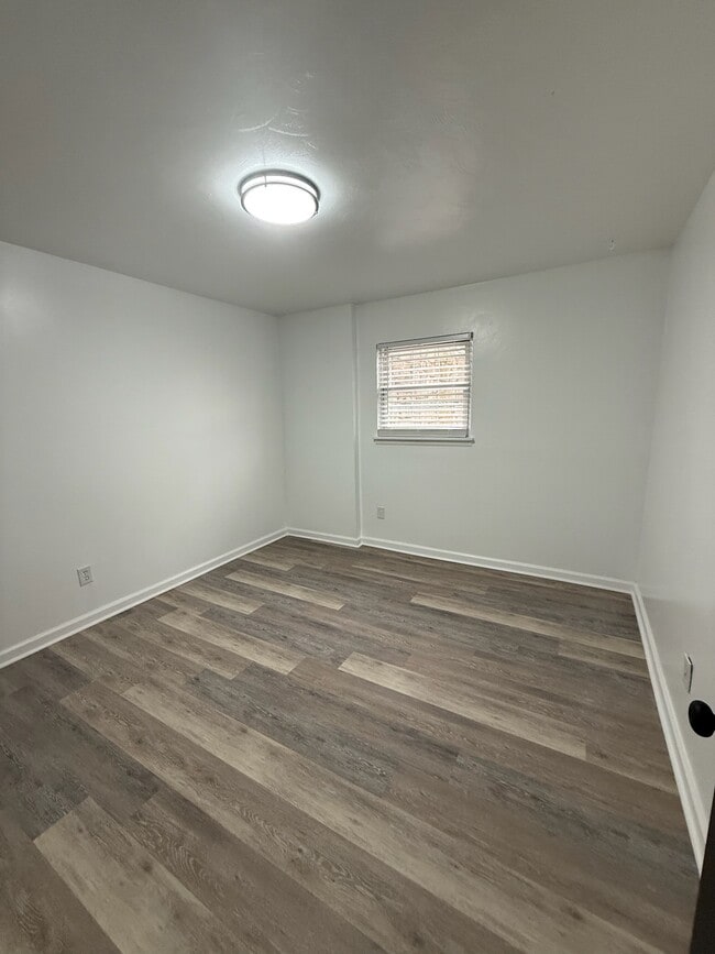 Building Photo - 62 Birchwood Ln