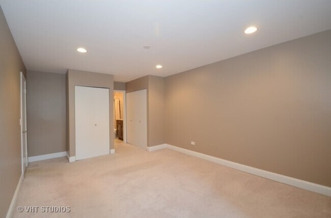 Foto del edificio - 401 W Webster Ave