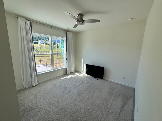 Building Photo - 414 Canyon Ln
