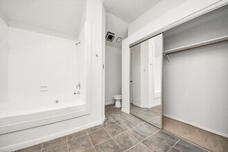 Building Photo - 3611 Bee Bayou Ln