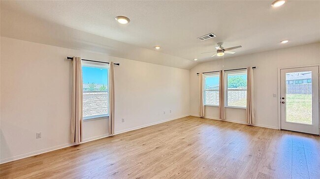 Building Photo - 792 Lake Sweetwater Ln