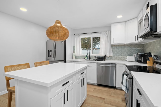 Building Photo - 54-100-100 Kamehameha Hwy