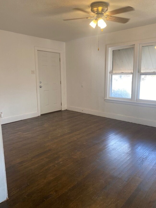 Building Photo - BIG SPRING TX - 2 Bed / 1 Bath home $900/m...