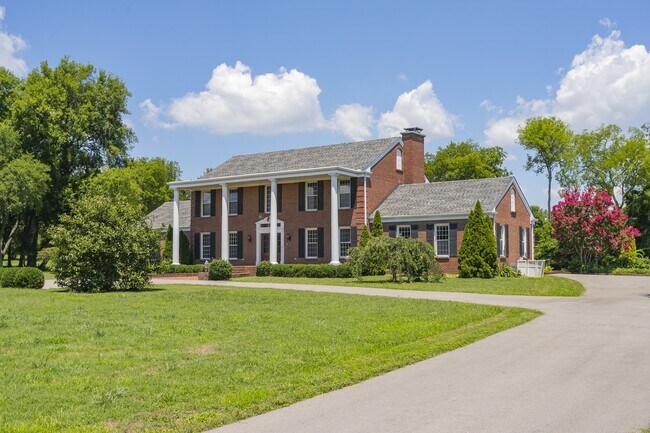 Building Photo - 116 Pineywood Acres Dr