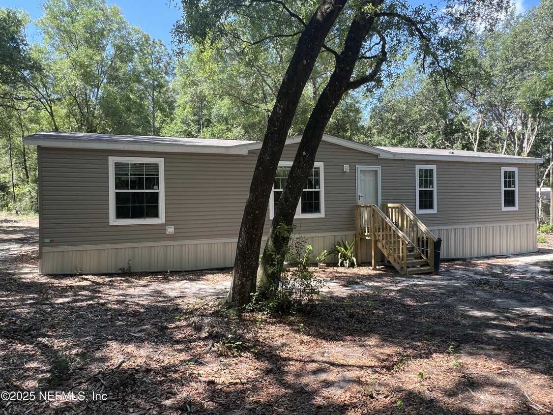 Primary Photo - 219 Mangrove St