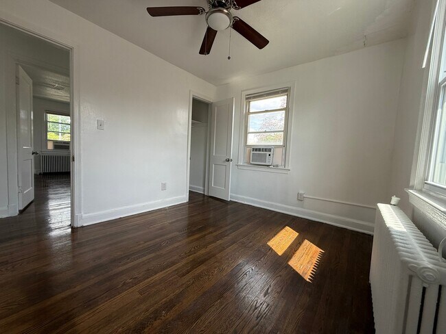 Foto del edificio - 2425 E St NE