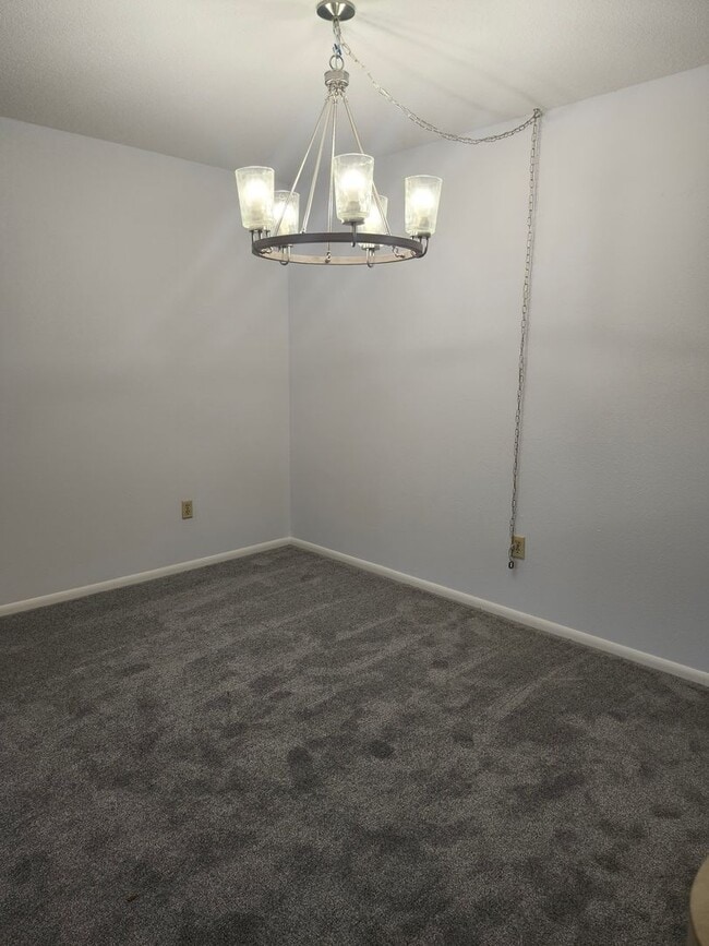 Building Photo - Oak Forrest 55 and older Condominium FOR RENT! ANNUAL-FIRST FLOOR