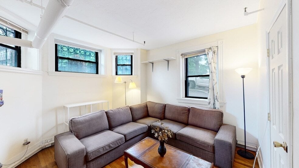 Primary Photo - 137 Peterborough St