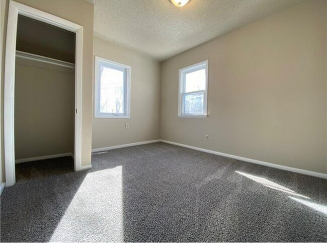 Foto del edificio - 3440 Easton Blvd