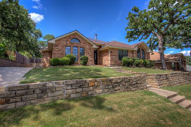 Building Photo - 3914 Meadow Dr