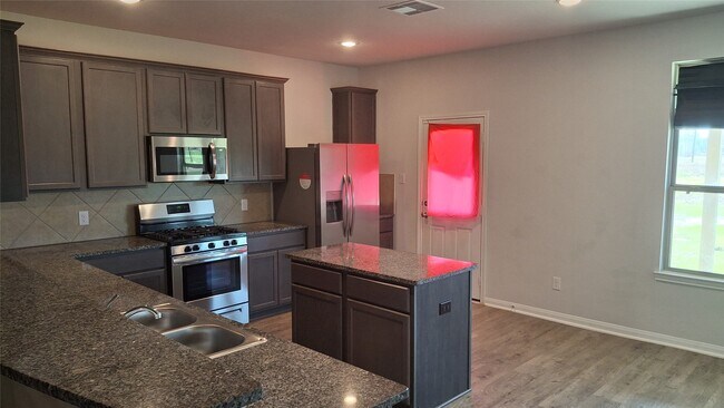 Foto del edificio - 11263 White Rock Rd