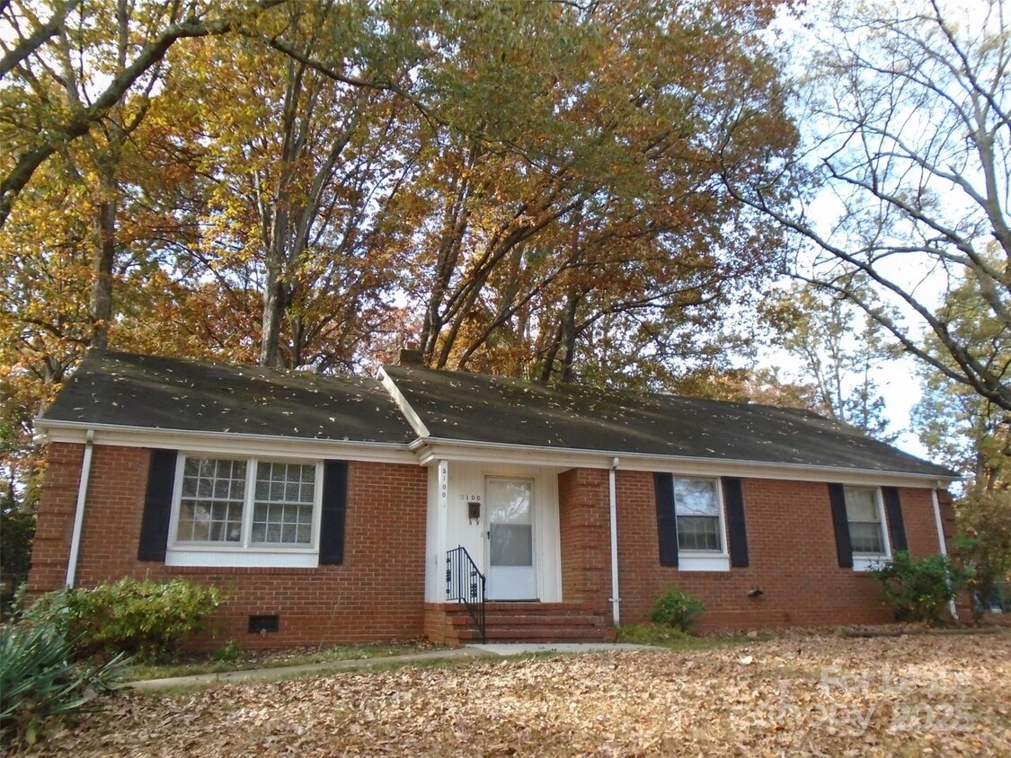 Foto principal - 5100 Baker Dr