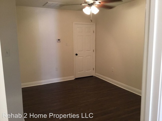 Building Photo - 1130 N Prieur St