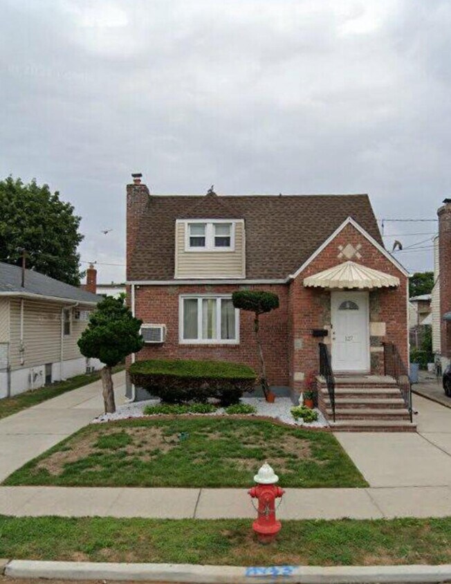 Foto principal - 127 Casper St