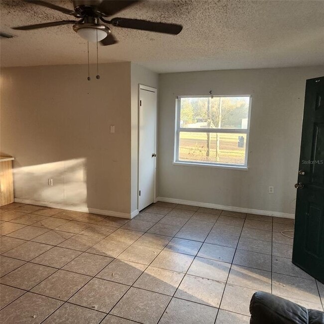 Building Photo - 305 NW 11th Ave