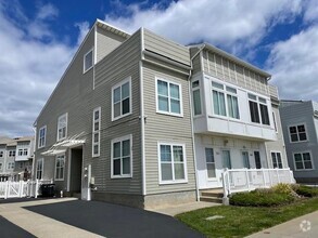 Building Photo - 7006 Beach Front Rd