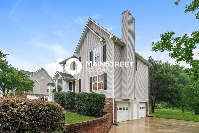 Building Photo - 3 Bedroom Pet-Friendly Home in WINSTON SALEM, NC with Main Street Renewal