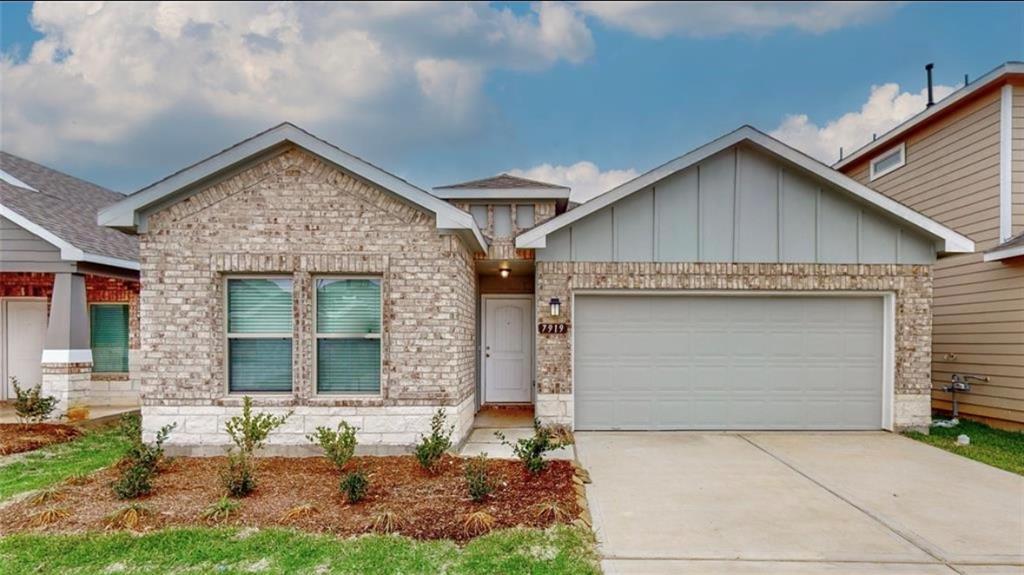 Foto principal - 7919 Cypress Myrtle Dr
