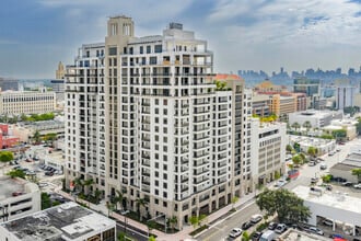 Building Photo - Regency Parc
