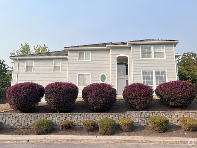 Building Photo - 1510 NW Gregory Dr
