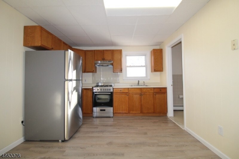 Primary Photo - 414 Broad St