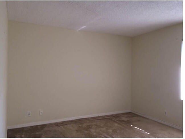 Photo - 4328 Woodstock Dr House