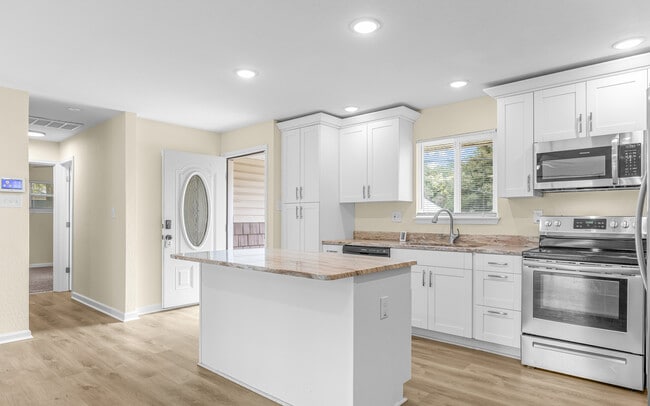 Building Photo - 2273 Jeffrey Dr
