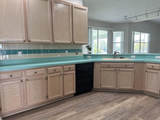 Building Photo - 12807 Lake Ventana Dr