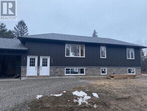 Building Photo - 11 Chandos St