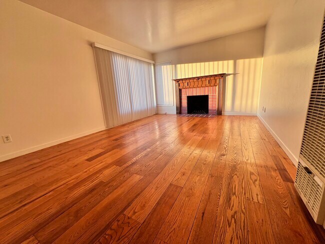 Foto del edificio - 15098 Edgemoor St