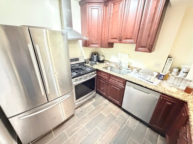 Foto del edificio - 2817 N Clybourn Ave