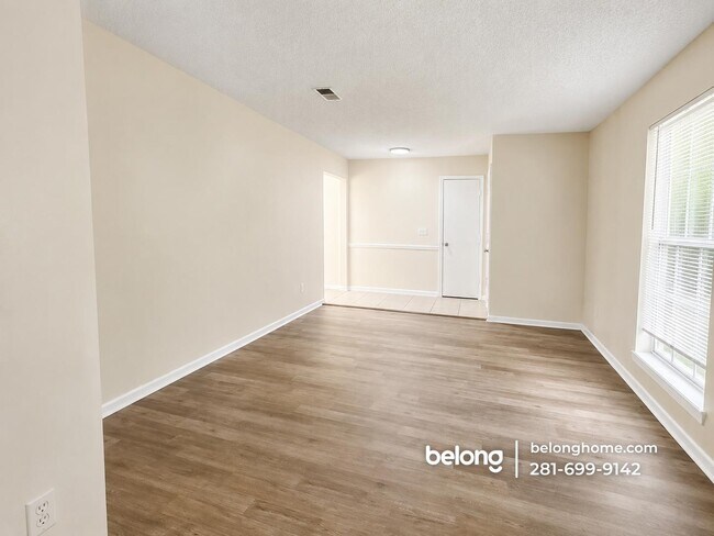 Building Photo - 10007 Rippling Fields Dr